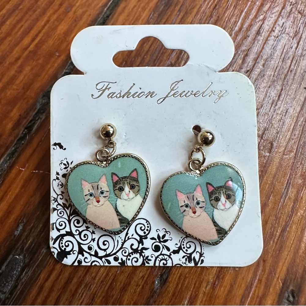 New heart-shaped cat friends dangle earrings in green & blue tones